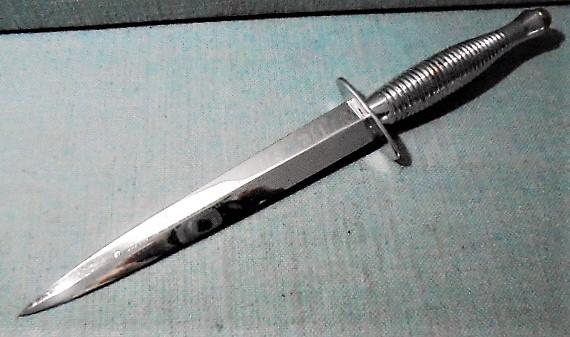 MODERN F-S ETCHED COMMANDO KNIFE
