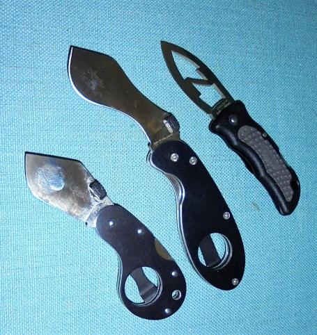 3 JUNGLEE FOLDING KNIVES S/N592