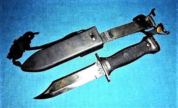 U.S. NAVY SEAL KNIFE by ONTERIO S/N 0521