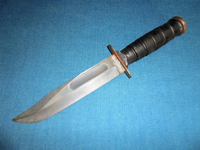 U.S. NAVY MK2 KNIFE by CAMILLUS S/N 0522