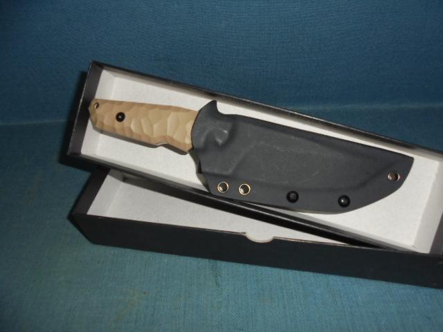 Two good working Knives S/n 03456